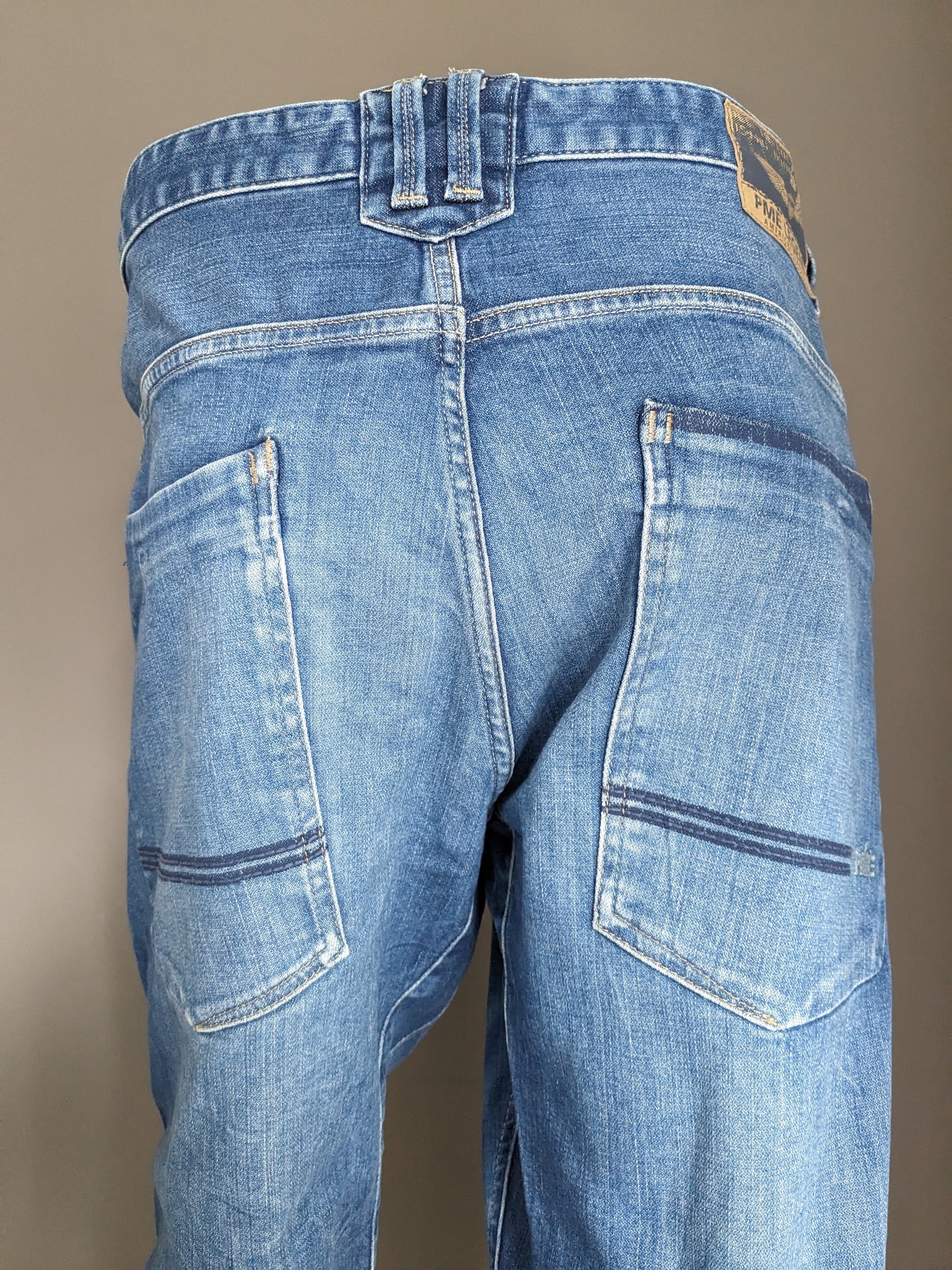 PME Legend Commander jeans. Blauw gekleurd. Regular. Maat W40 - L26. netjes ingekort.