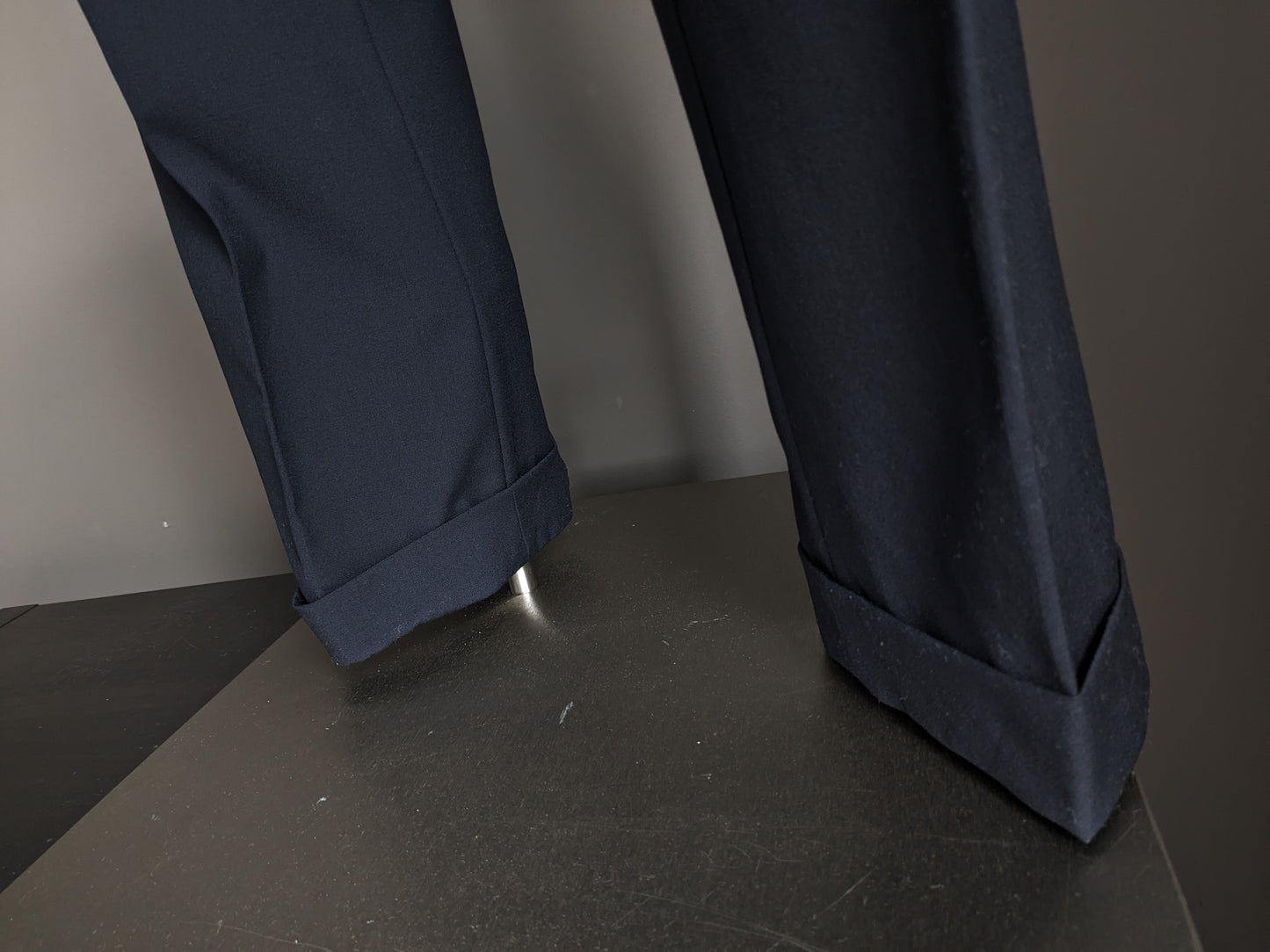 Pantaloni di lana con copertura. Colorato blu scuro. Taglia 52 / L. #500.