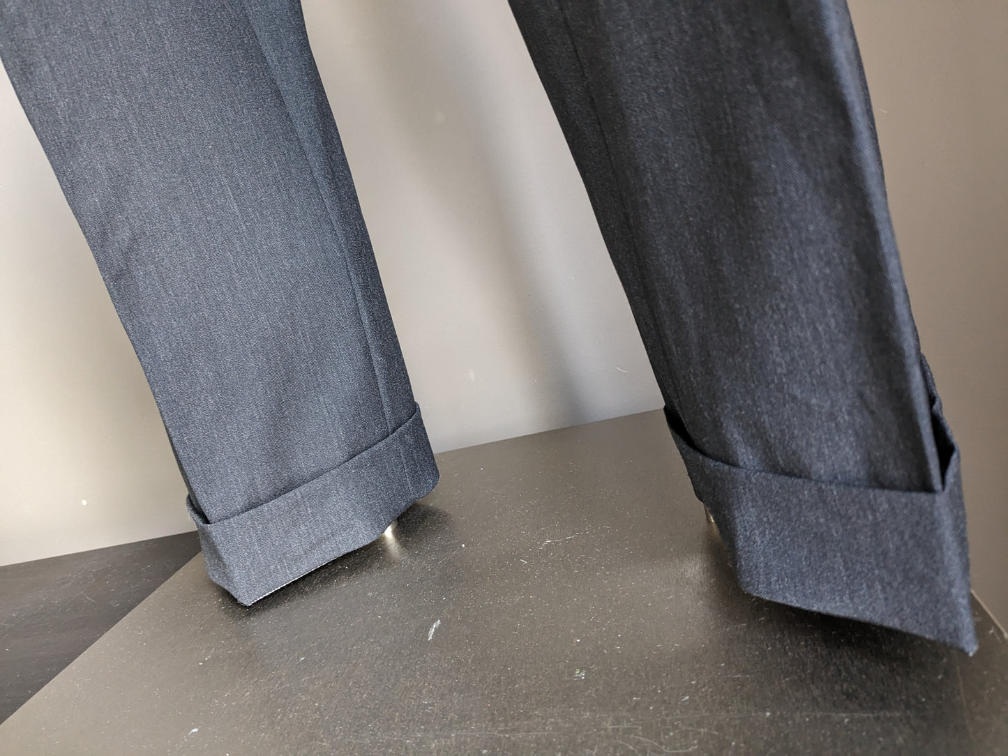 Pantaloni con copertura. Grigio scuro miscelato. Taglia 52 / L. #501.