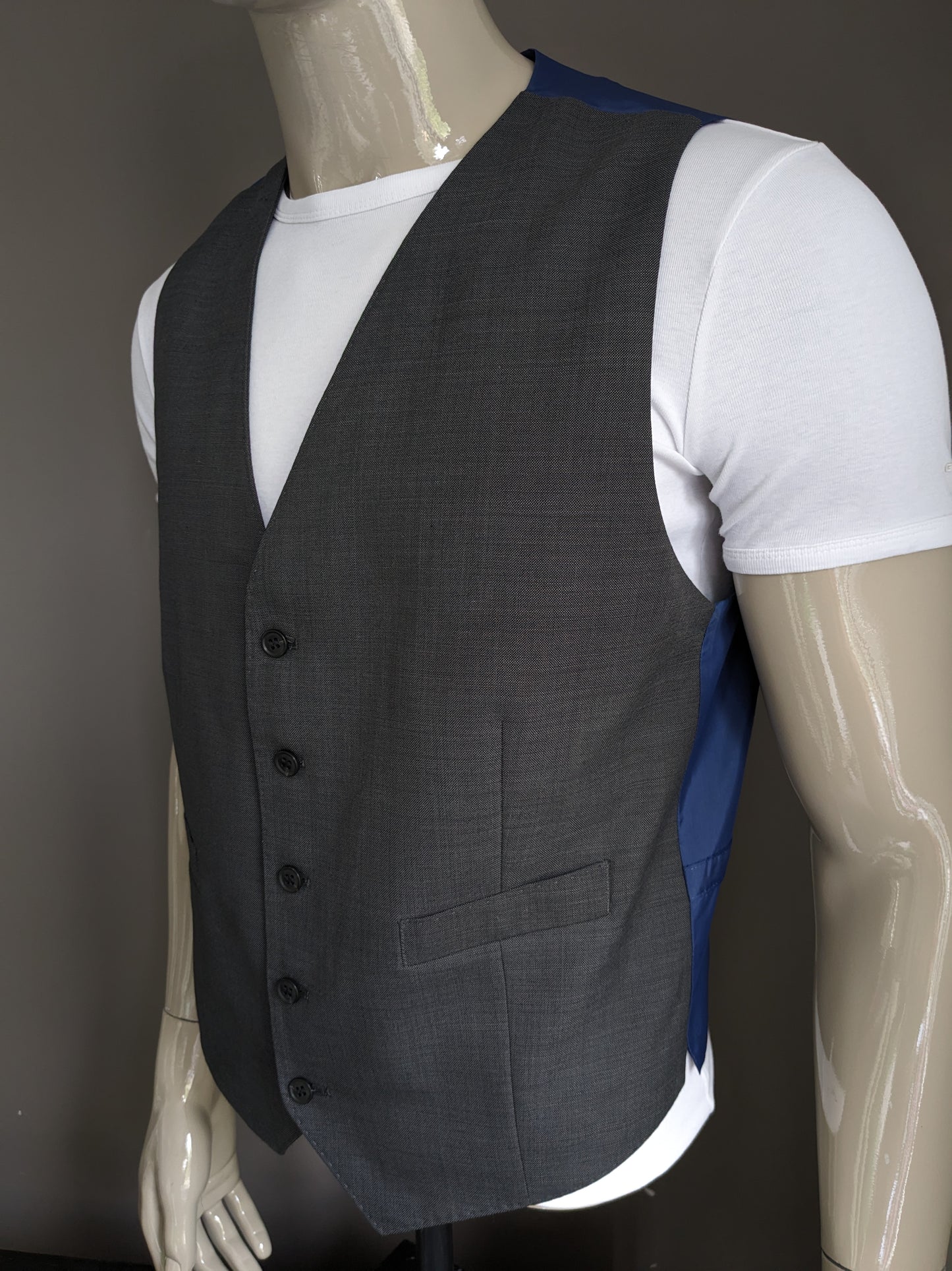 Le gilet en laine de la collection M&S. Motif gris. Coupe ajustée. Taille L. # 326