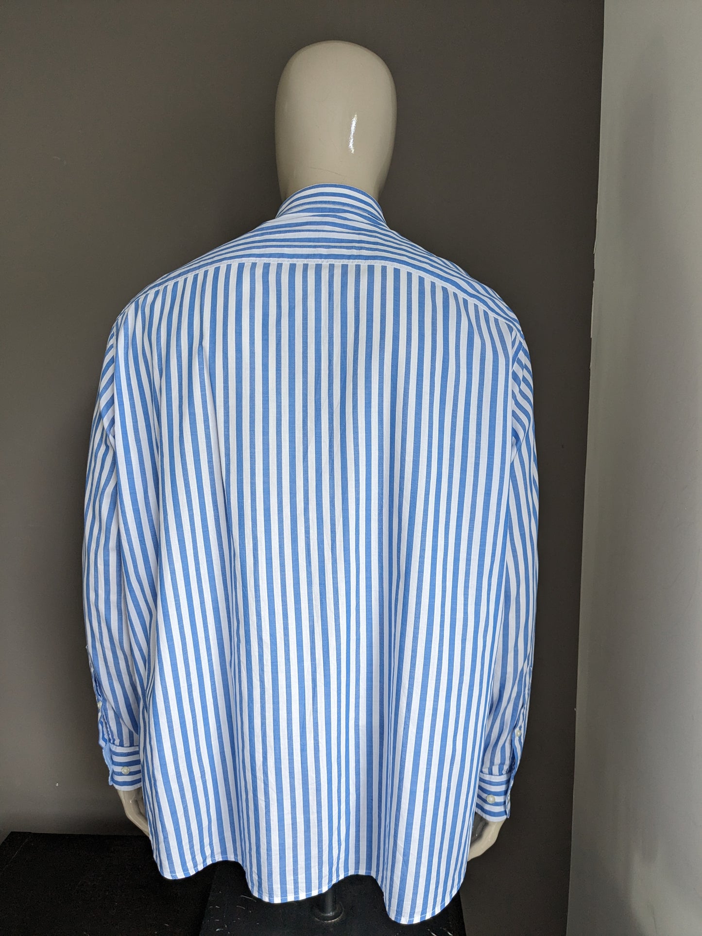 Su Straight up shirt. Blue white striped. Size 3XL / XXXL.