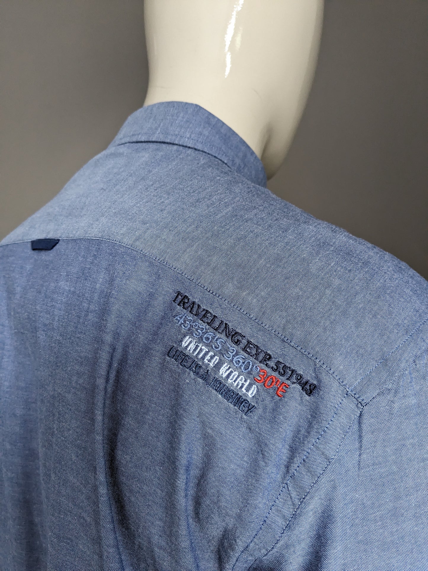 Schneider & Sohn -Shirt. Blau gemischt mit Anwendungen. Größe 2xl / xxl.