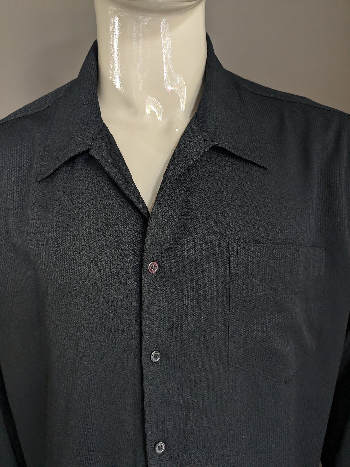 John F. Gee vintage overhemd Zwart gestreept motief. Maat 2XL-XXL / 3XL-XXXL.