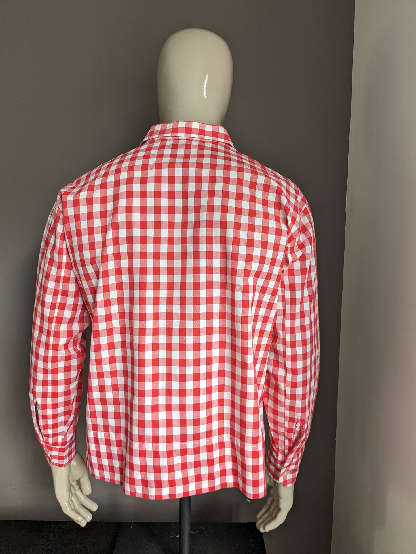 Vintage 70's shirt. Red white checkered. Size XL.