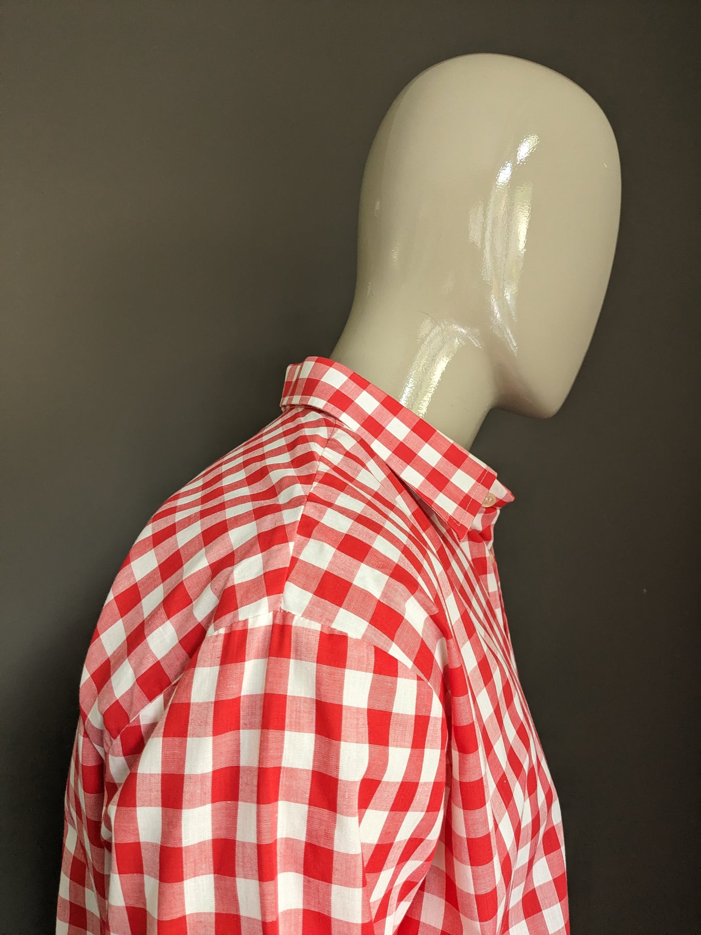 Vintage 70's shirt. Red white checkered. Size XL.
