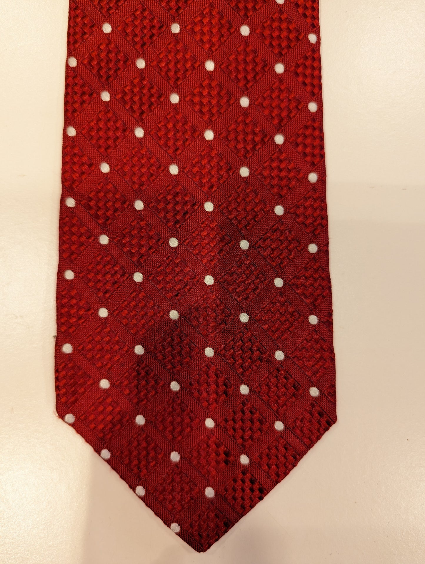 Cravatta di seta vintage faconnabile. Motivo bianco rosso.