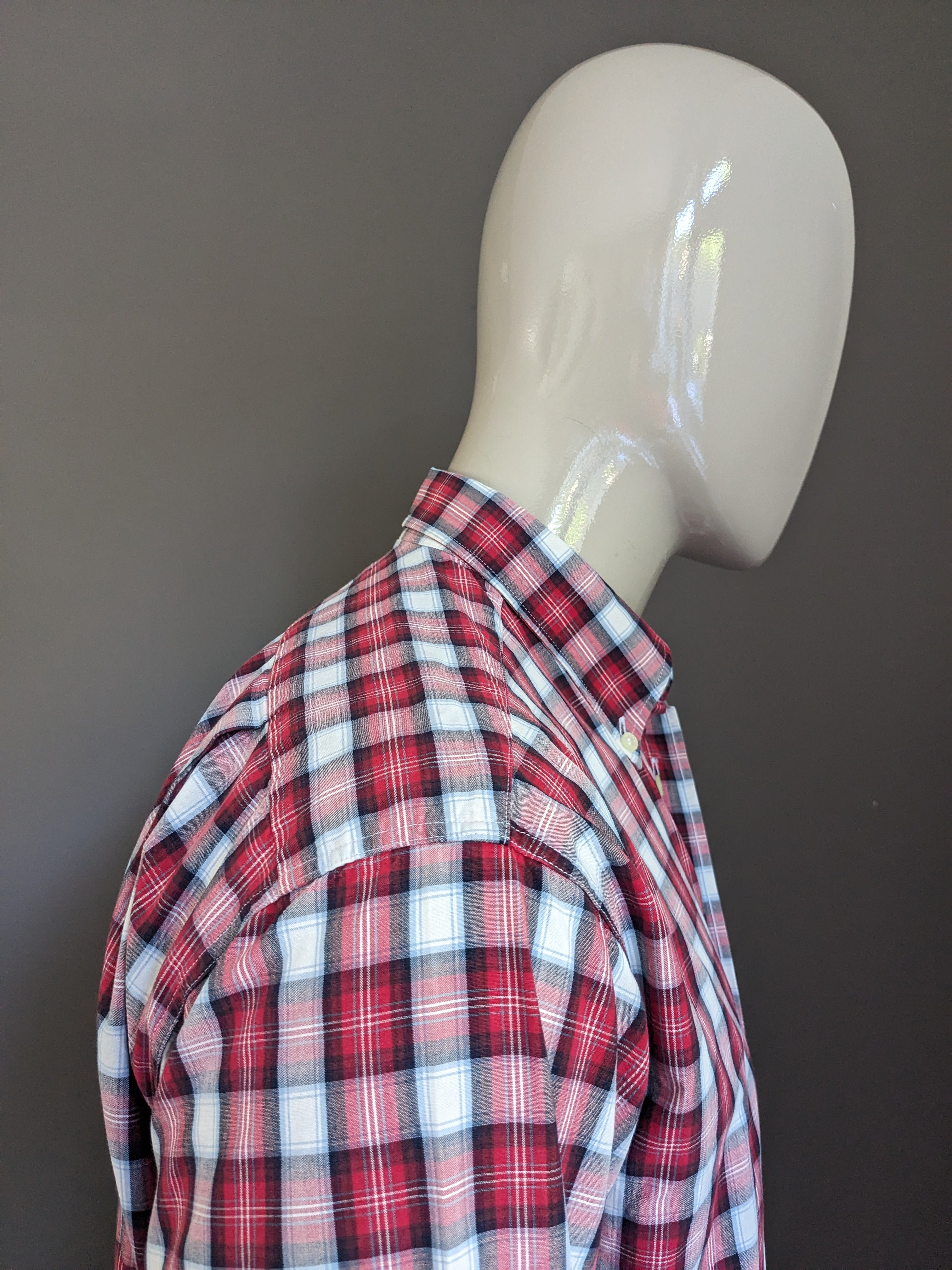 Lacoste shirt. Red gray white blue checked. Size 39 M. EcoGents