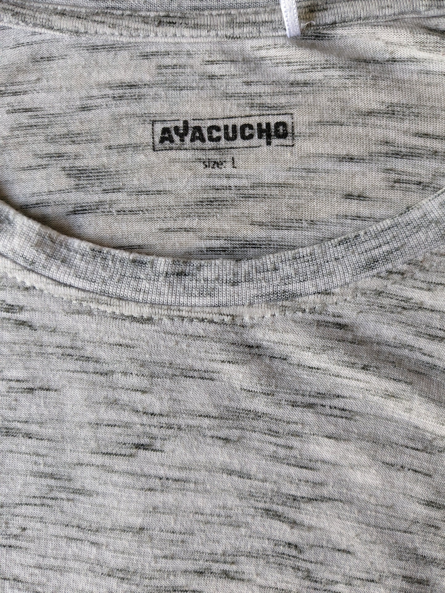 Ayacucho shirt. Gray mixed with print. Size L.