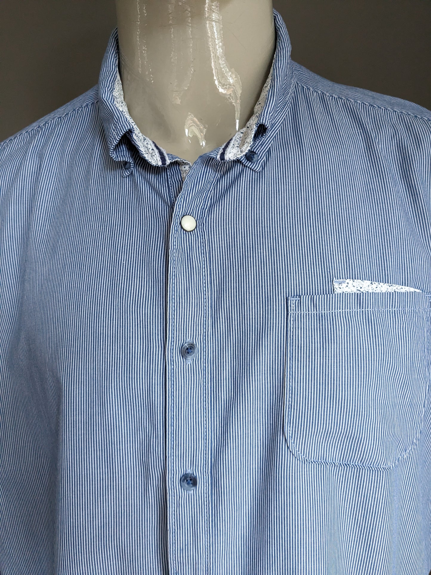 Tailor & Son overhemd. Blauw Wit gestreept. Maat 3XL / XXXL.