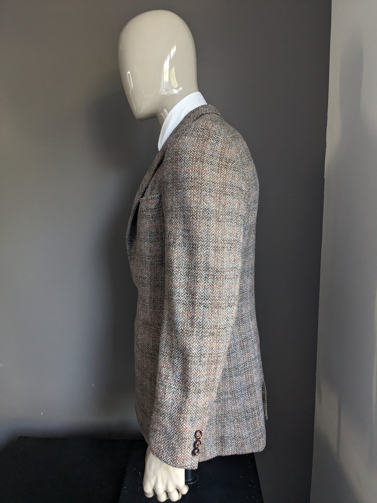 Pendleton woolen jacket. Brown herringbone motif with red blue stripe. Size 50 / M.