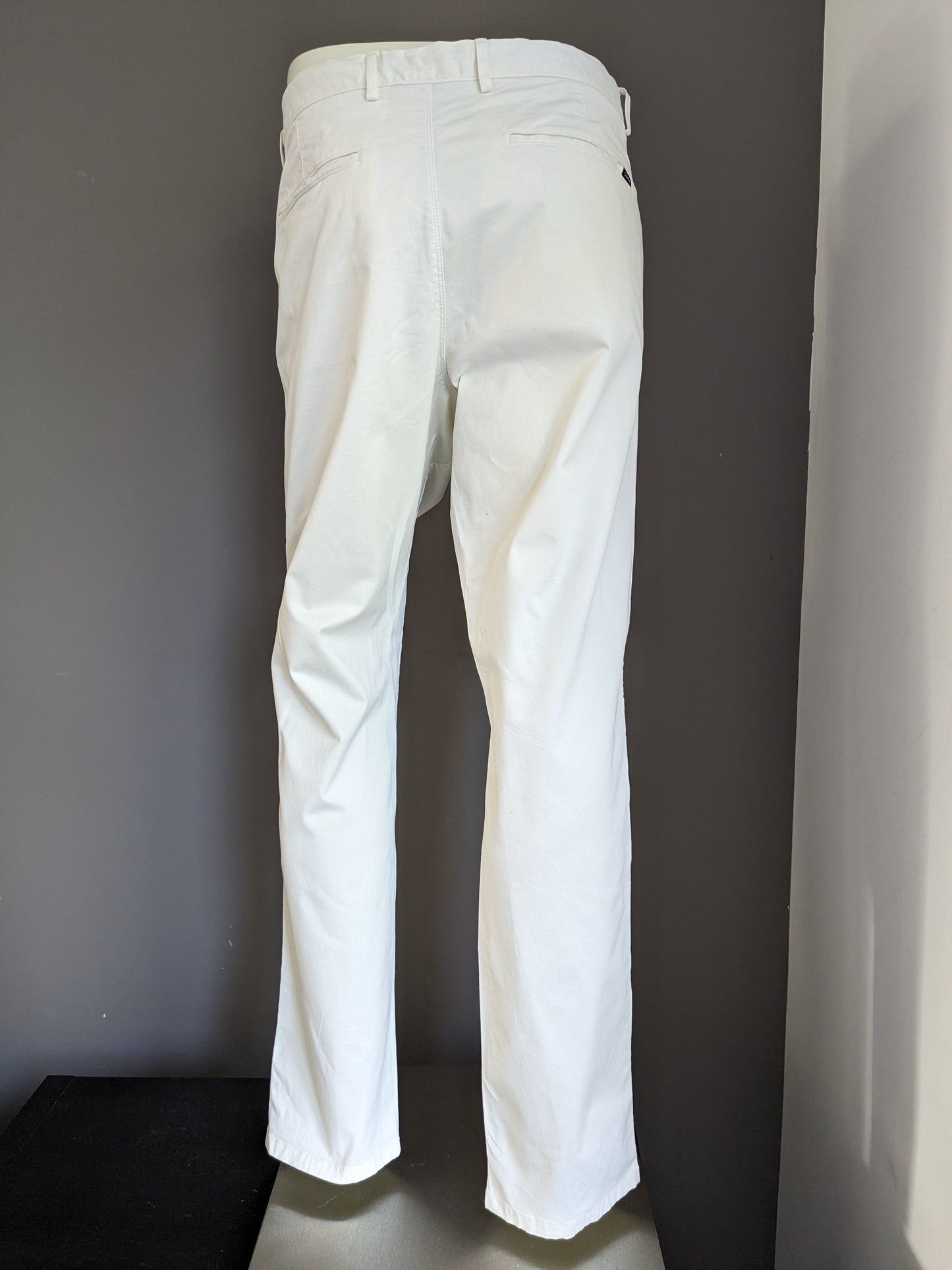Calvin Klein Hosen / Hosen. Weiß gefärbt. Größe 58 / XL. Gerade Passform. Strecken.