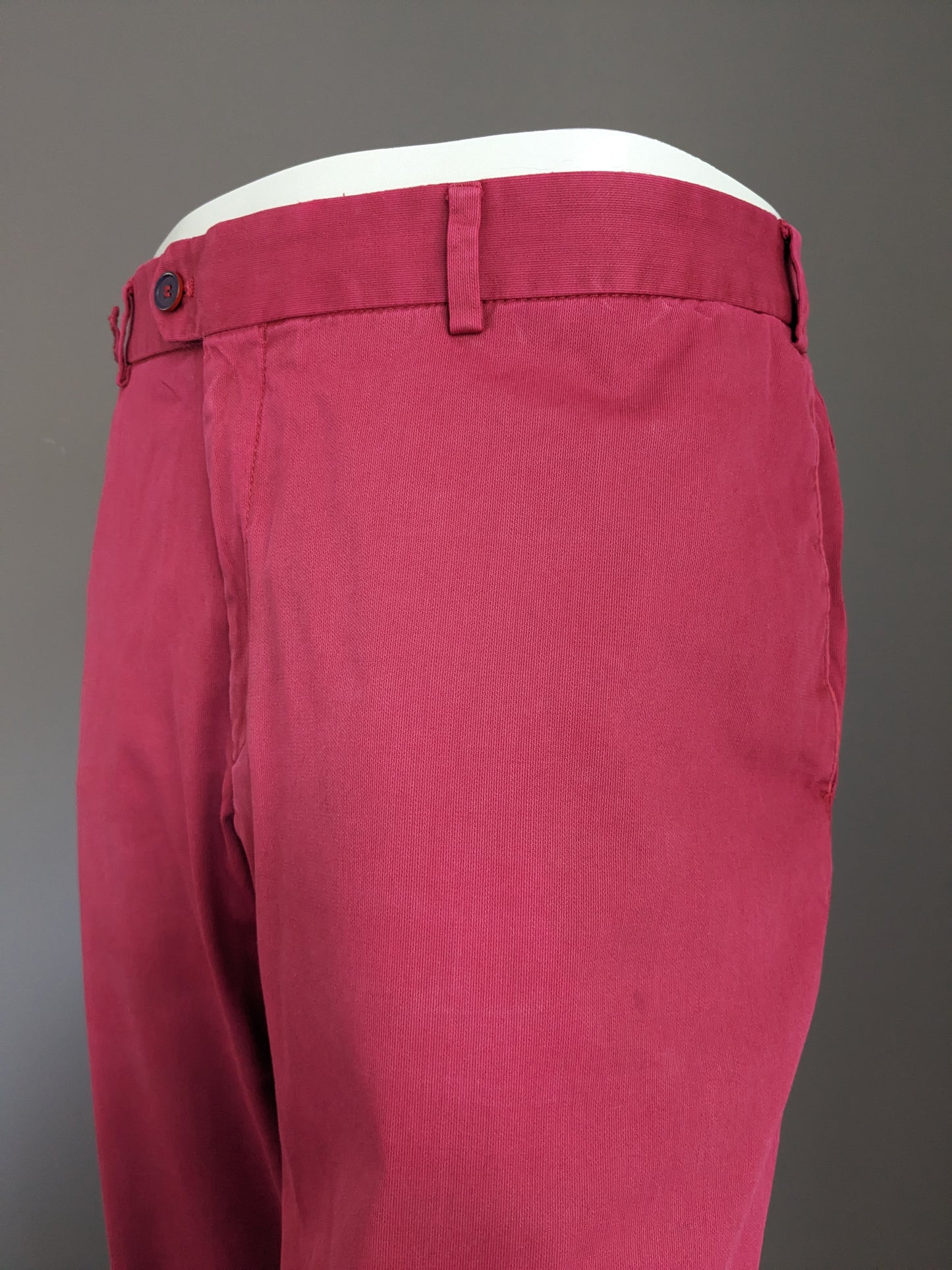 Hiltl broek / pantalon ZE500. Rood gestreept motief. Maat 28 (56 / XL). Contemporary Fit.