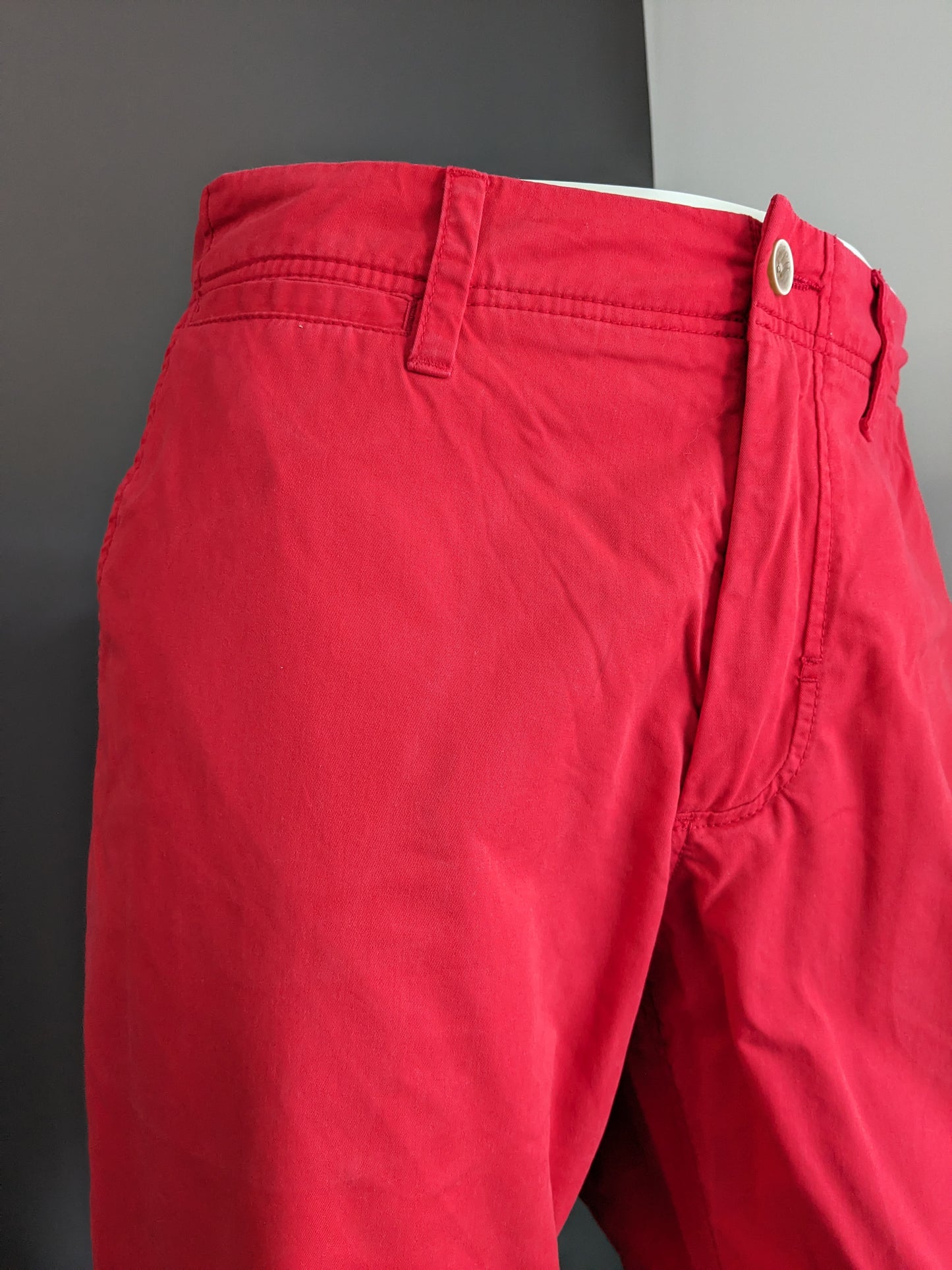 Esprit Chino Slim Fit broek. Rood gekleurd. Maat W38 - L34.