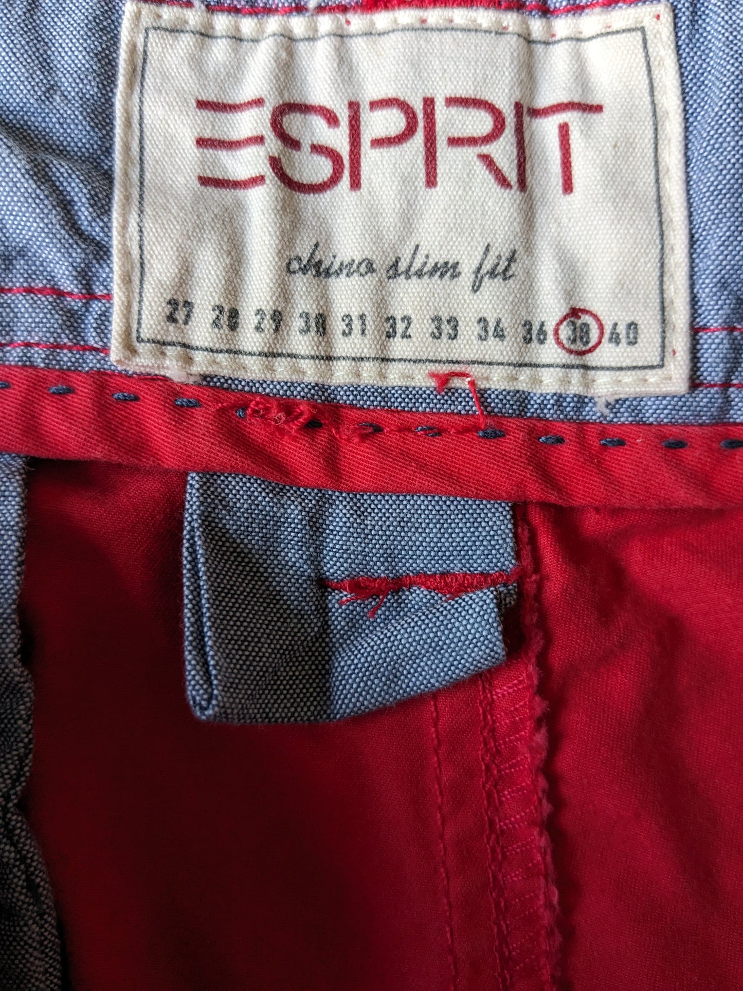Esprit Chino Slim Fit broek. Rood gekleurd. Maat W38 - L34.