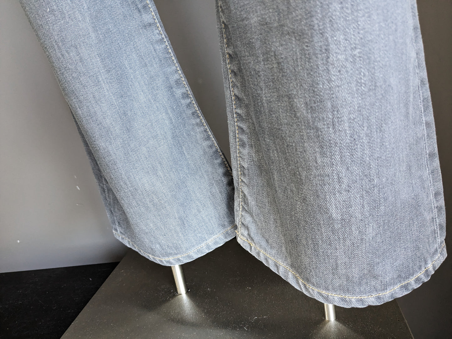 Big Star jeans. Grijs gekleurd. Uitlopende pijpen. Maat W32 - L32. type Blake