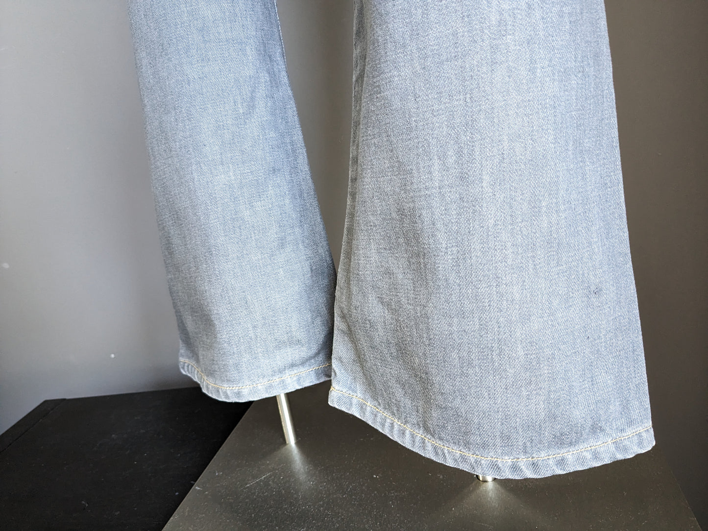 Big Star jeans. Grijs gekleurd. Uitlopende pijpen. Maat W32 - L32. type Blake