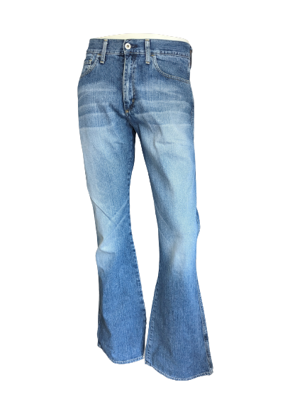 G-Star jeans. Blue colored. Wide-off pipes. Size W32-L36. Flare Pant.