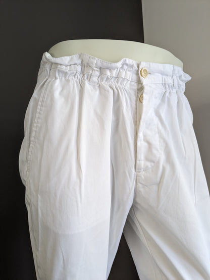 Hose von Dsquared2 mit elastischem Bund. Weiß gefärbt. Größe 48 / M.