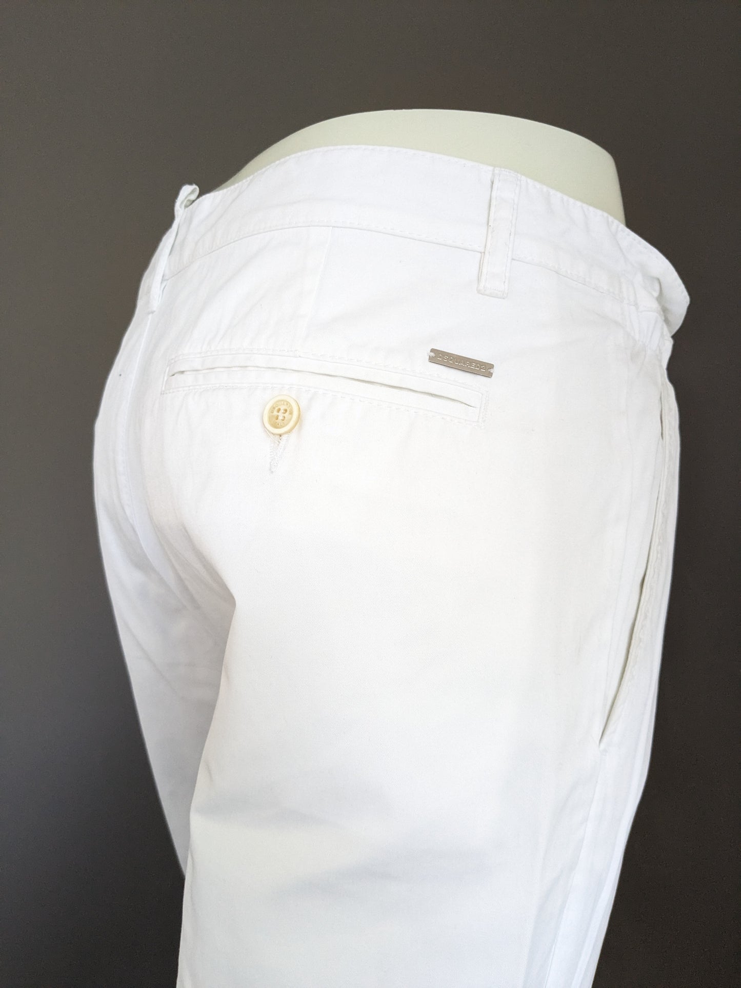 Pantalón Dsquared2 con cinturilla elástica. De color blanco. Talla 48/M.