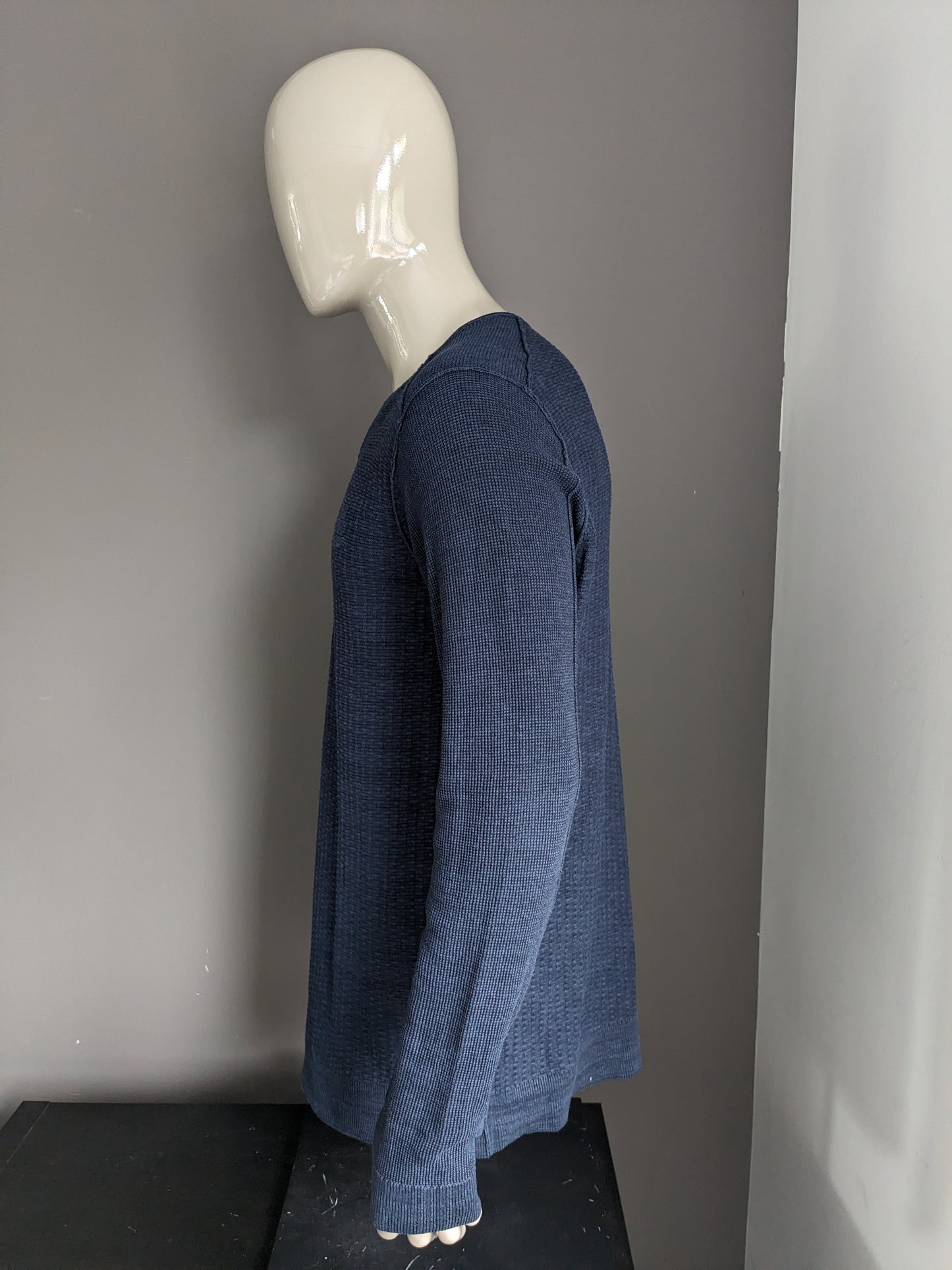 PME Legend sweater with v-neck. Dark Blue tactile motif. Size XL.