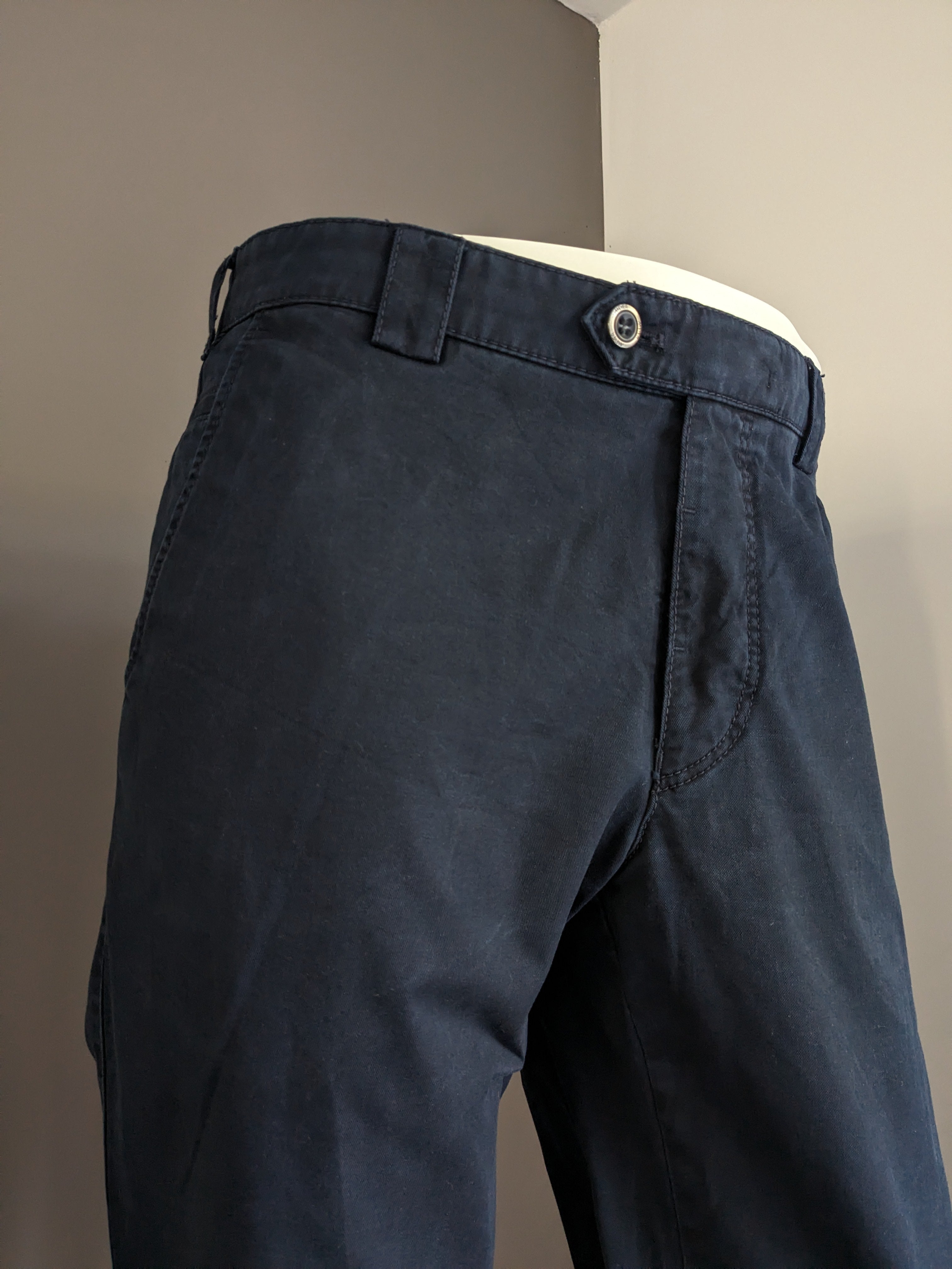 Meyer Comfort pants pantalon. Dark Blue colored. Size 52 L. EcoGents