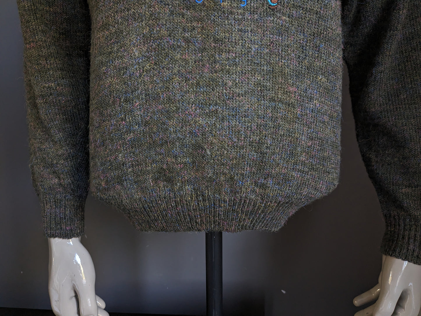 Vintage Heim Ambrosius Wollen trui. Groen Blauw Roze Geel gemêleerd. Maat L.