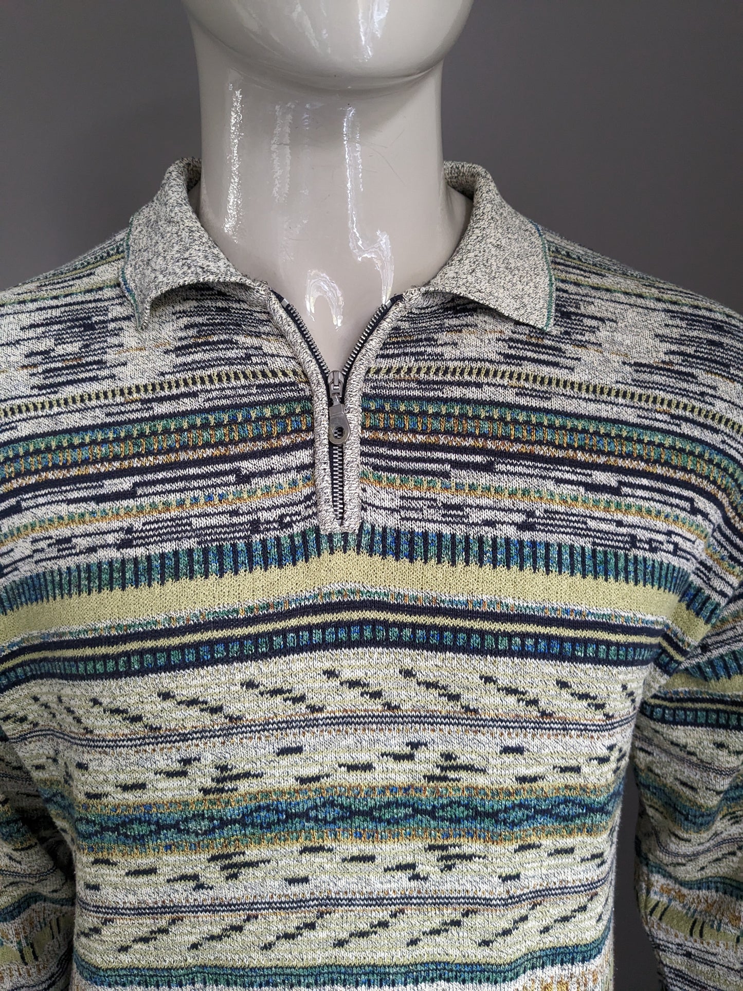 Vintage sweater with zipper. Beige green yellow blue motif. Size L.