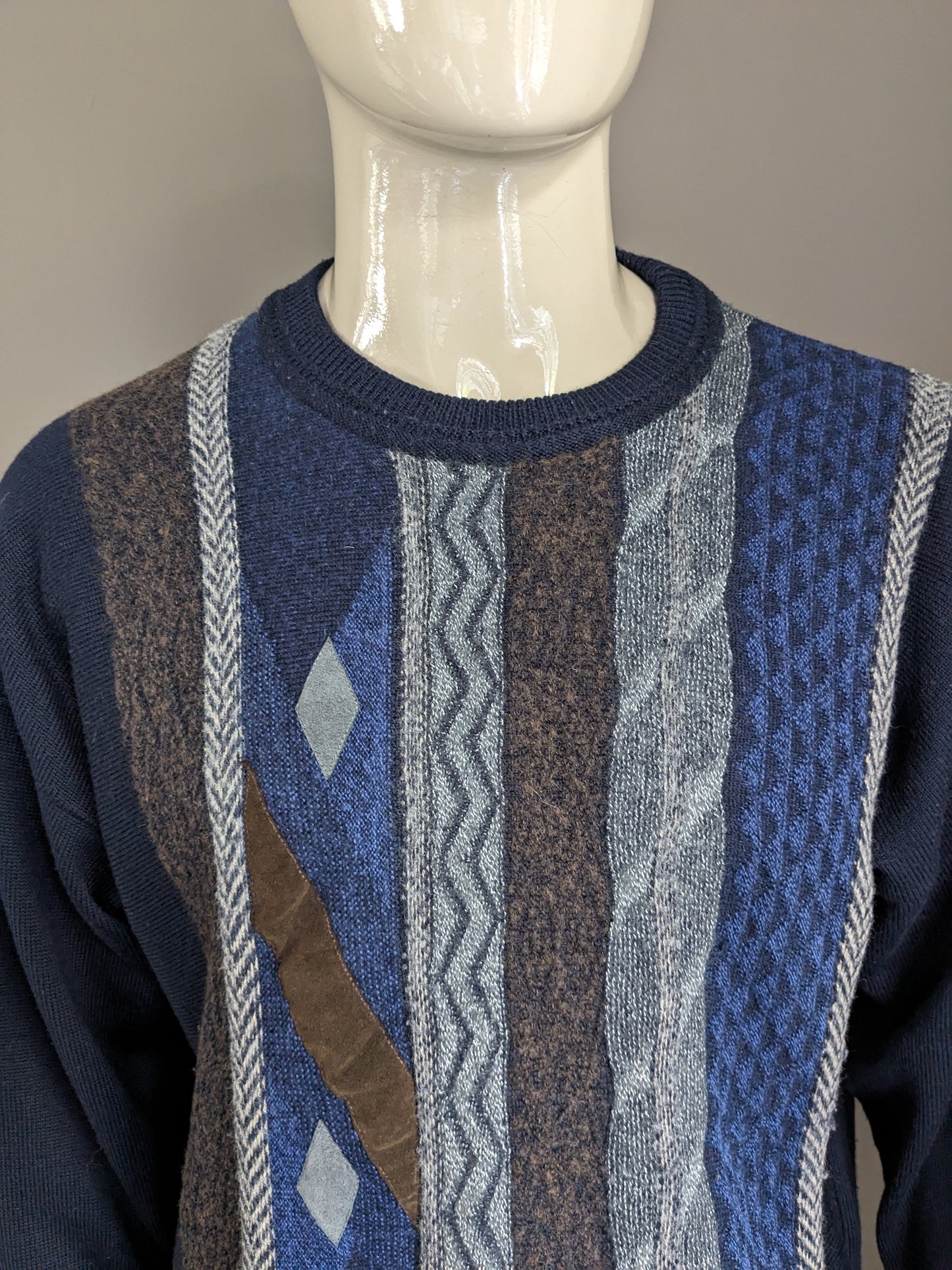 Vintage trui. Donker Blauw Bruin Grijs gekleurd. Maat XL.