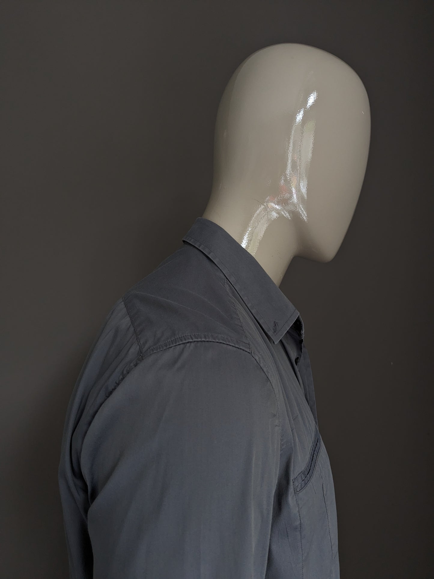 Antony Morato shirt. Gray colored. Size 52 / L. Stretch.