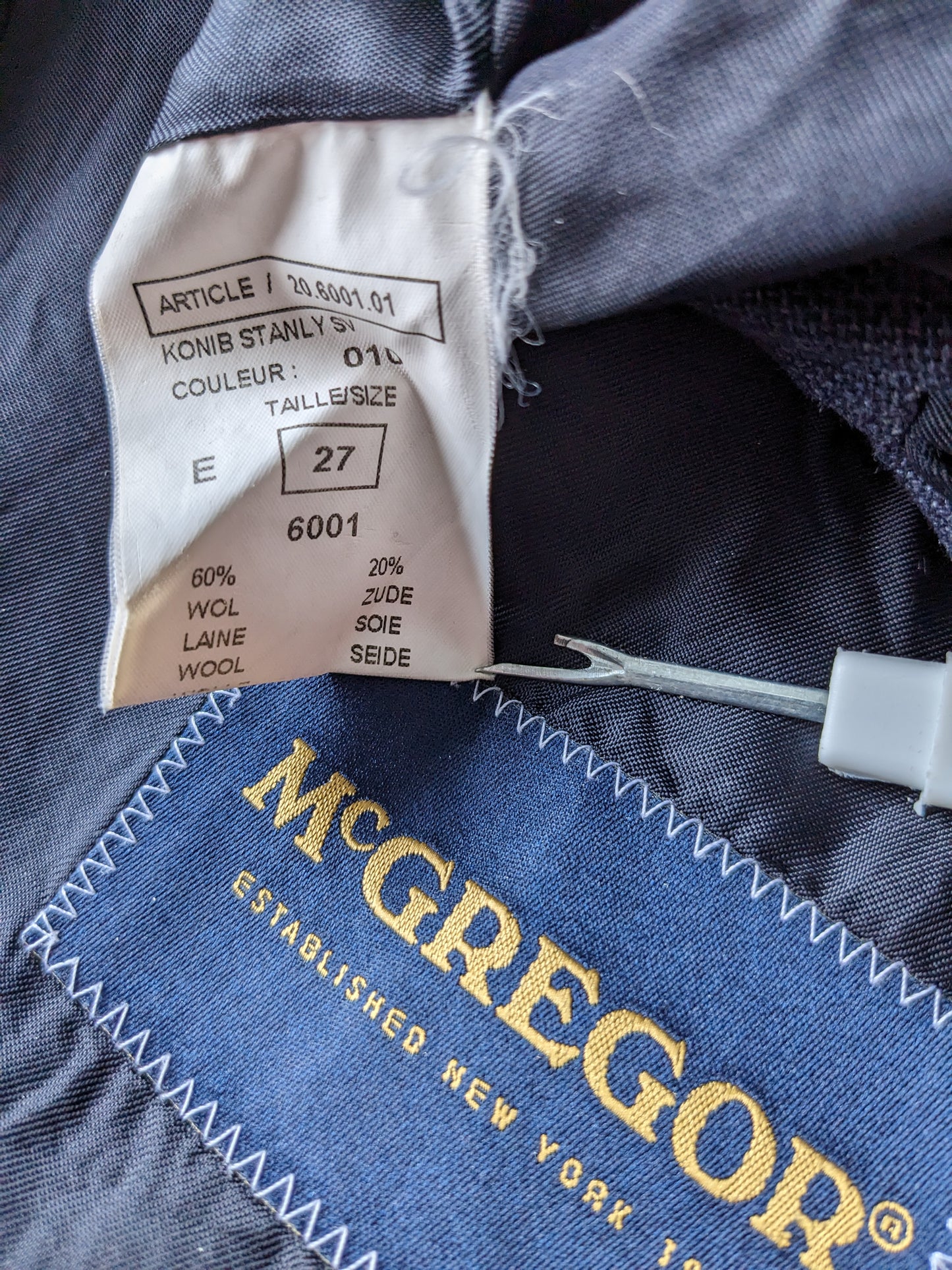 Veste en soie en laine McGregor. Bleu noir mélangé. Taille 27 (54 / L).