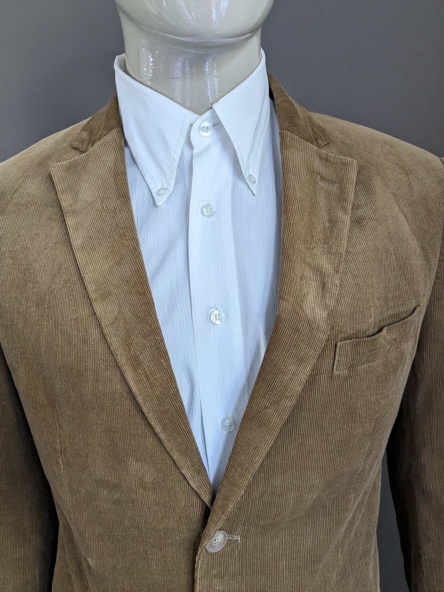 Vintage Liv Rib jacket. Brown colored. Size 52 / L.