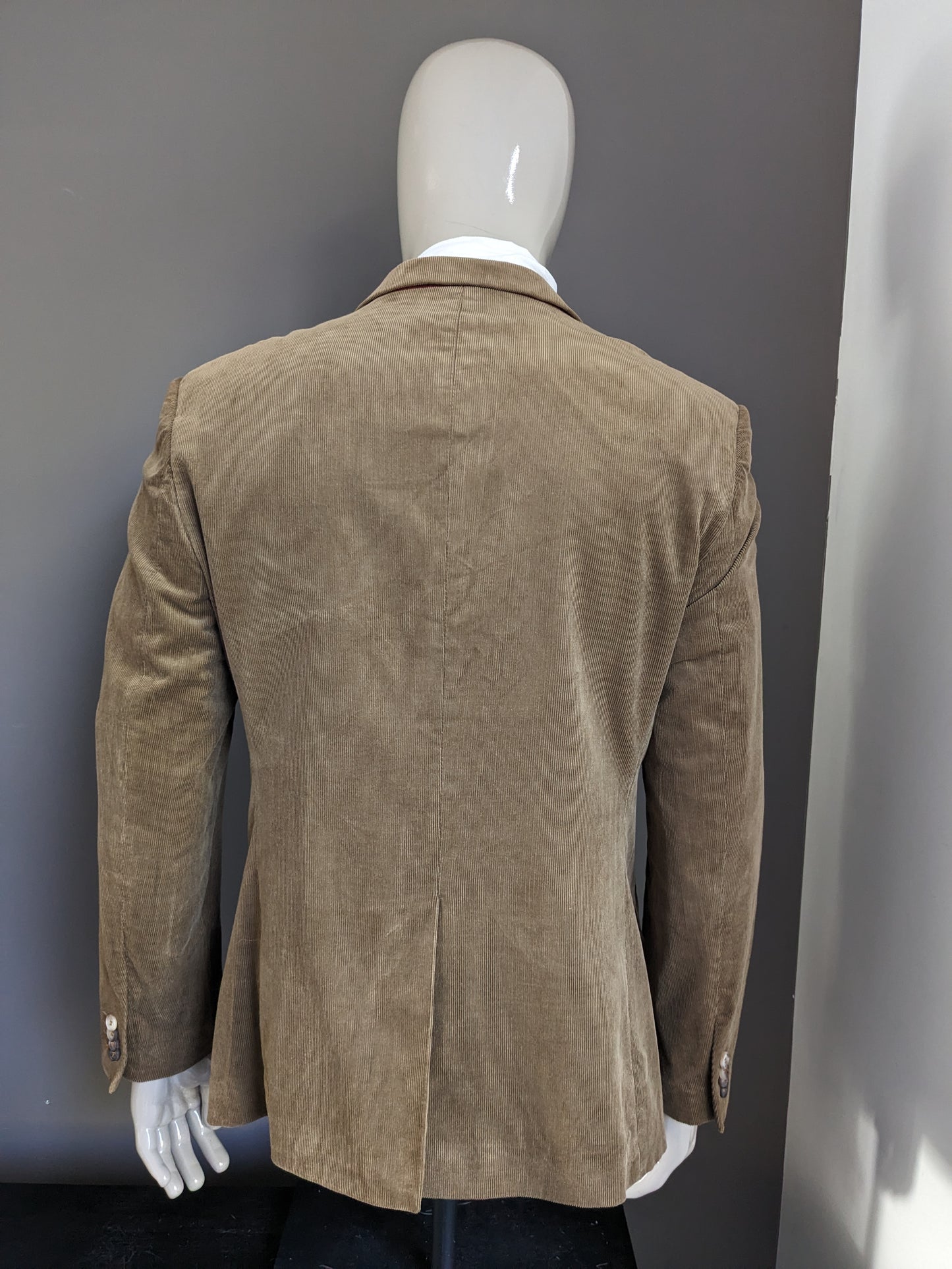 Vintage Liv Rib jacket. Brown colored. Size 52 / L.
