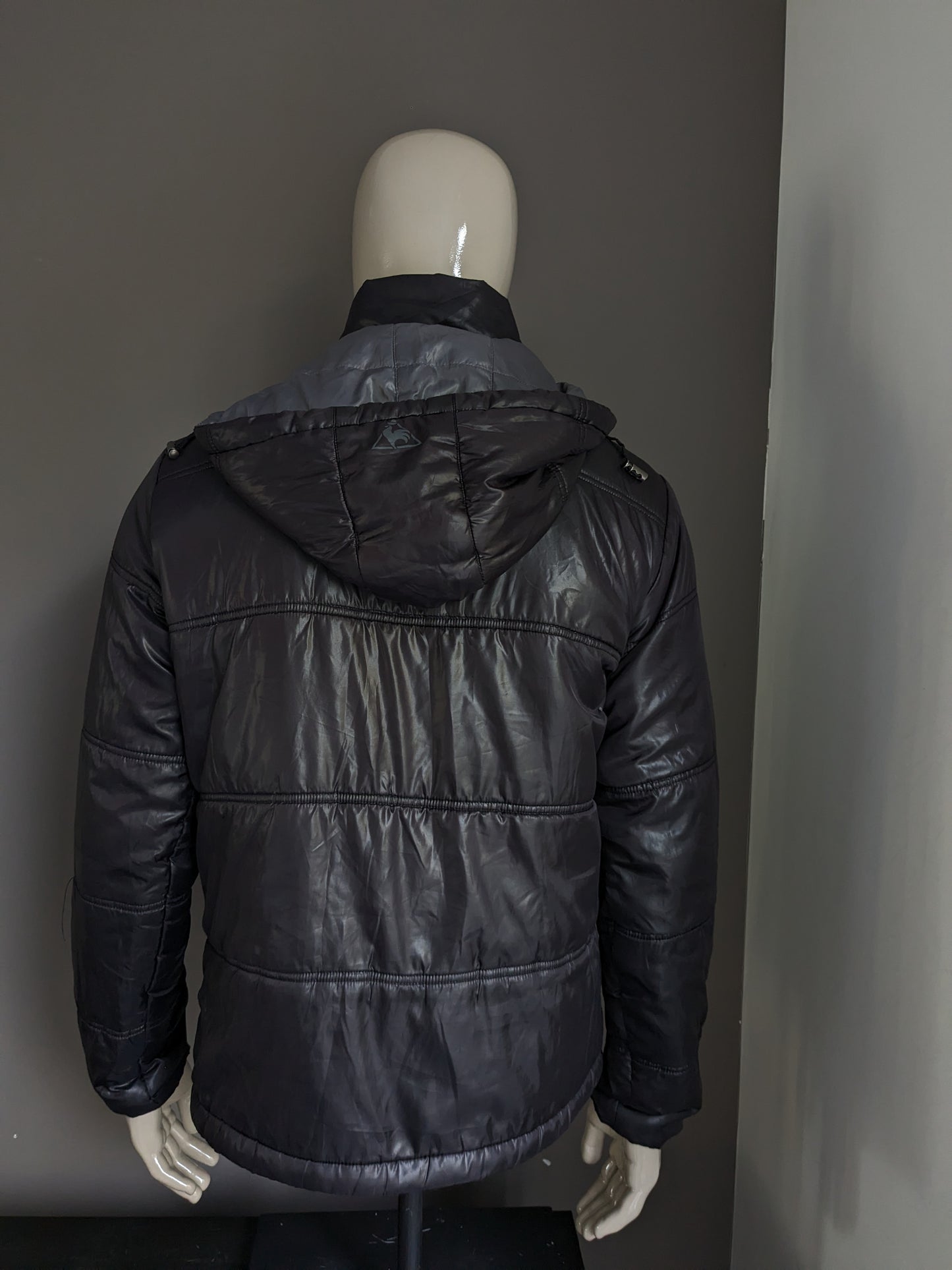 Le Coq Sportif Quilted Winter Jacket With Department Hood. Black gray colored. Size M.
