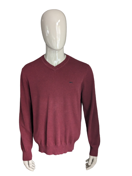McGregor-Pullover mit V-Ausschnitt. Dunkelrot-Grau gemischt. Größe XL.