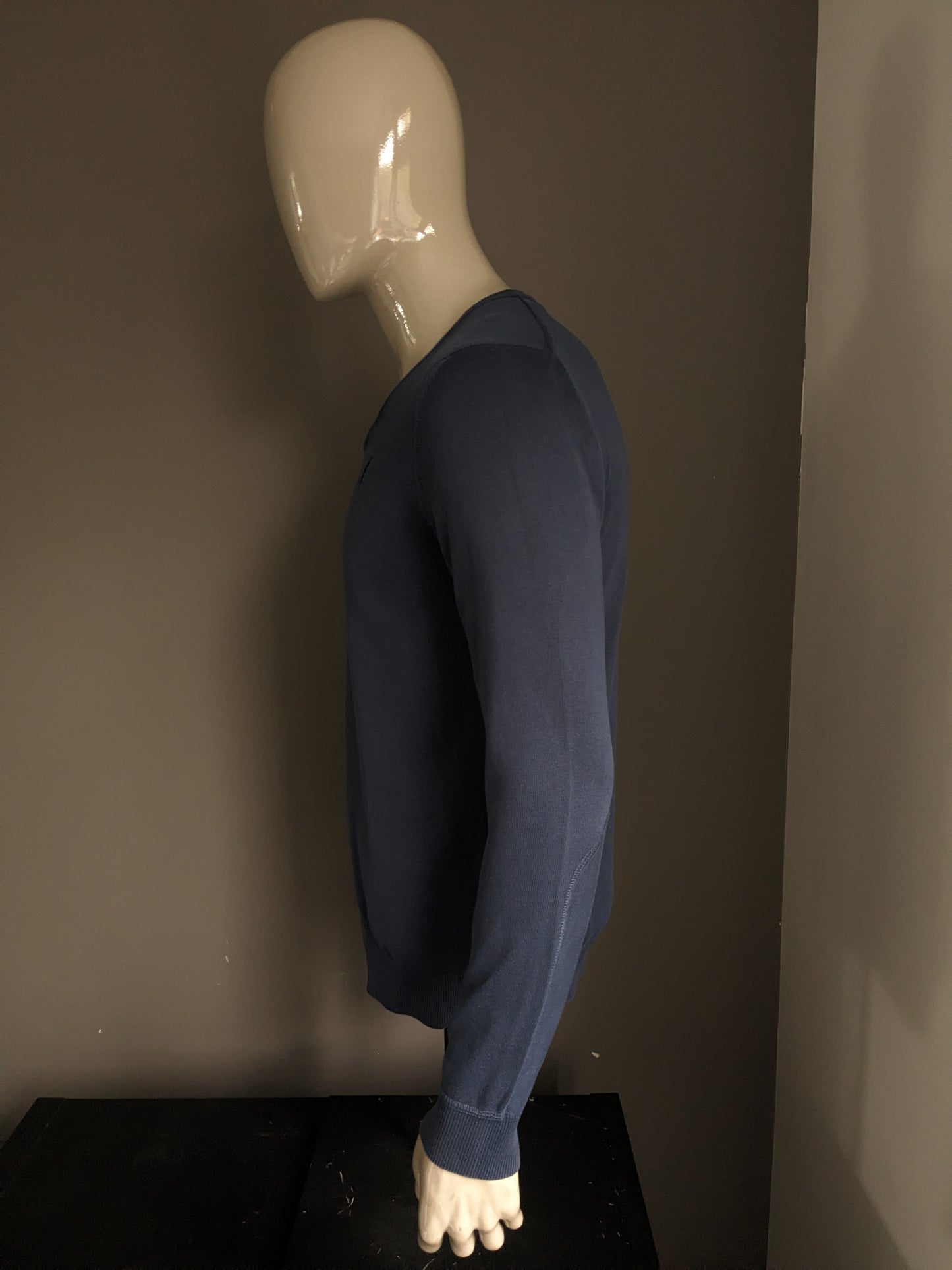 Sétidor de algodón Cavallaro con cuello en V. Color azul oscuro. Tamaño S.
