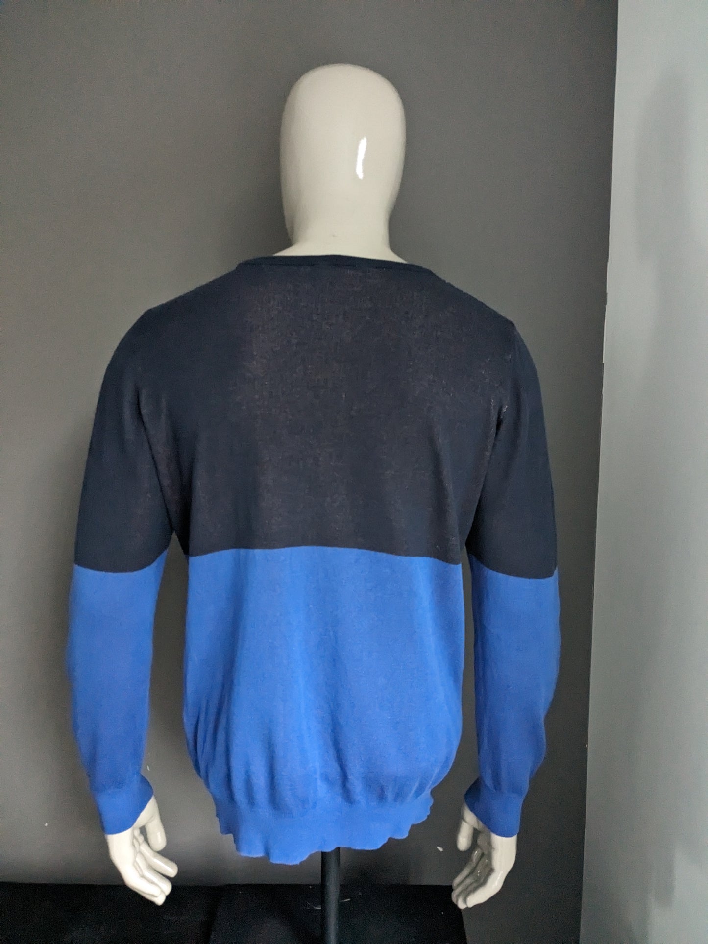 Vintage United Colors of Benetton trui. Blauw Wit Oranje gekleurd. Maat L.