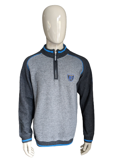 State of Art Wollpullover mit Reißverschluss. Graublau gefärbt. Größe L.