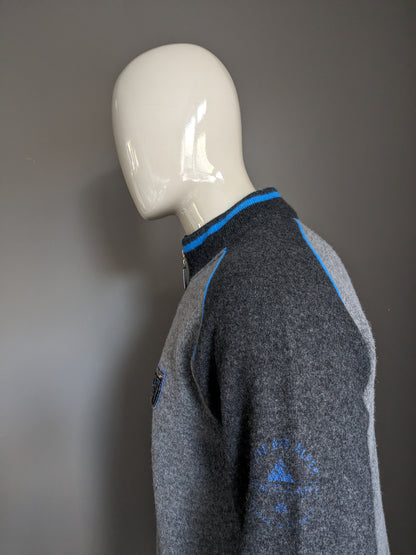 State of Art Wollpullover mit Reißverschluss. Graublau gefärbt. Größe L.