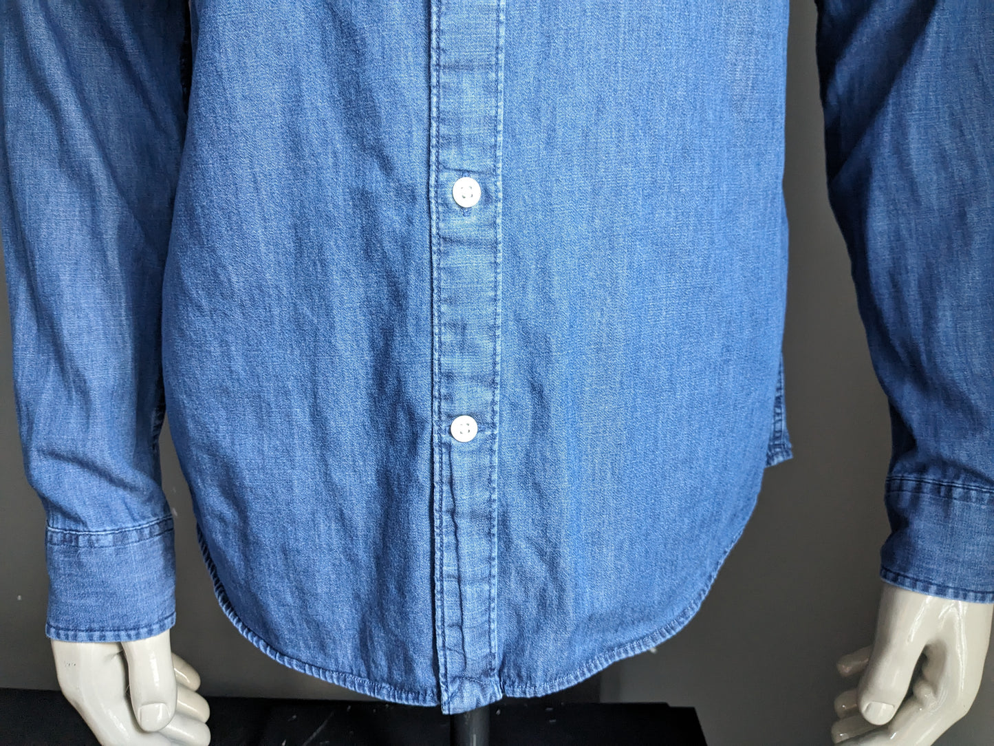 Camisa de aspecto Homme Jeans seleccionado. Color azul. Tamaño M. Ajuste regular.
