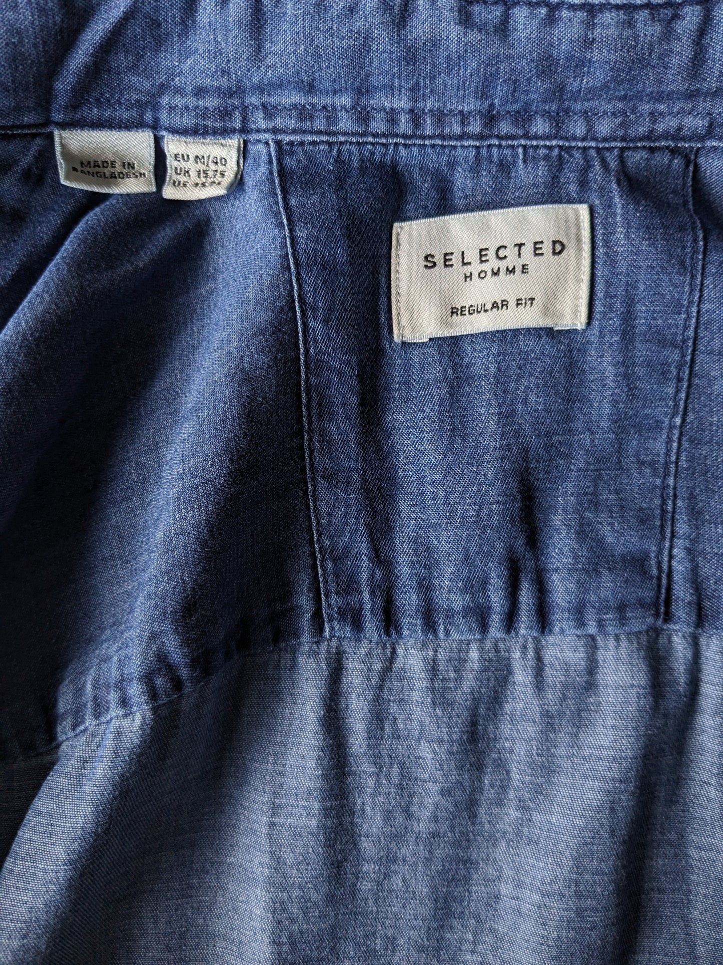 Ausgewählte Homme Jeans -Look -Shirt. Blau gefärbt. Größe M. Regelmäßige Passform.