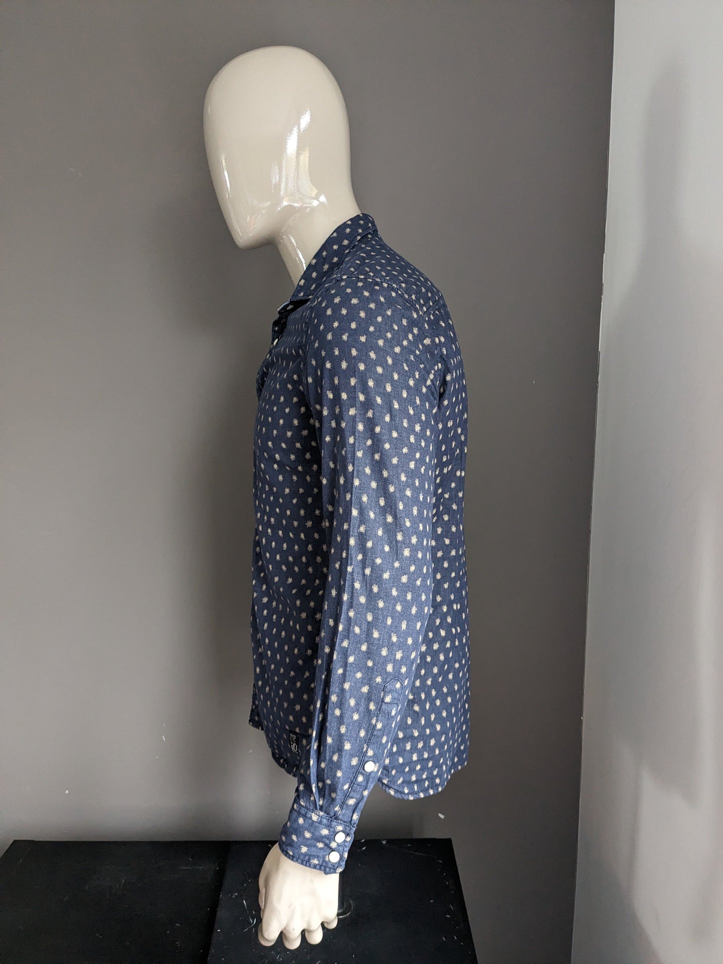 S.LoVer Camisa con pernos de prensa. Impresión gris azul. Tamaño M. Slim