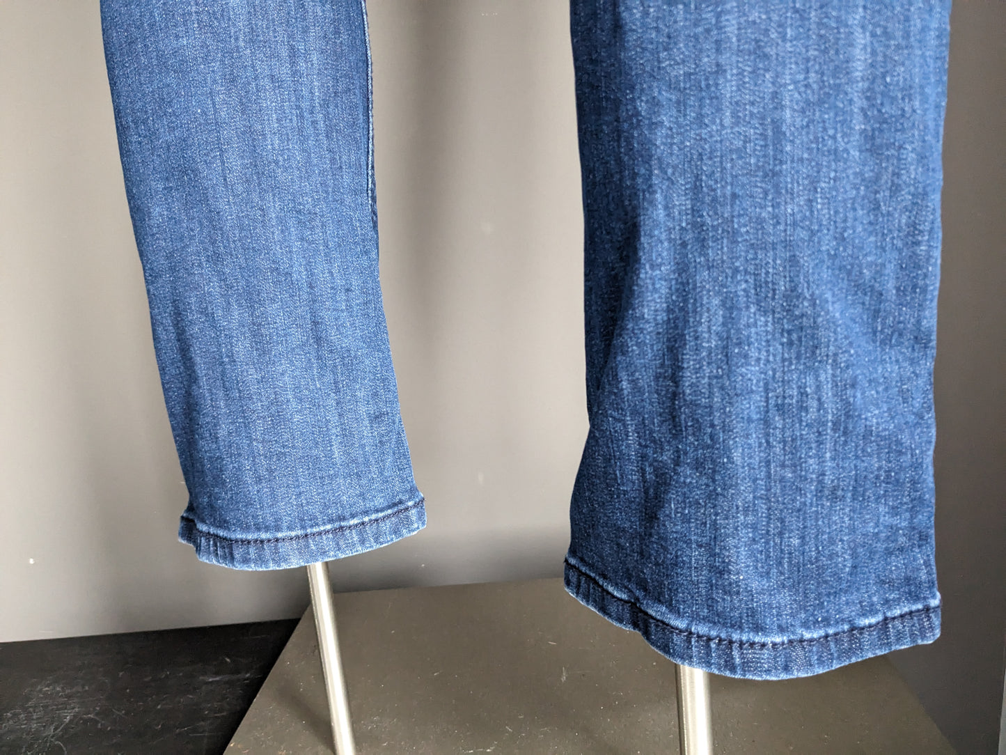 C & A Jeans. Dunkelblau. W29 - L32. Gerade Passform.