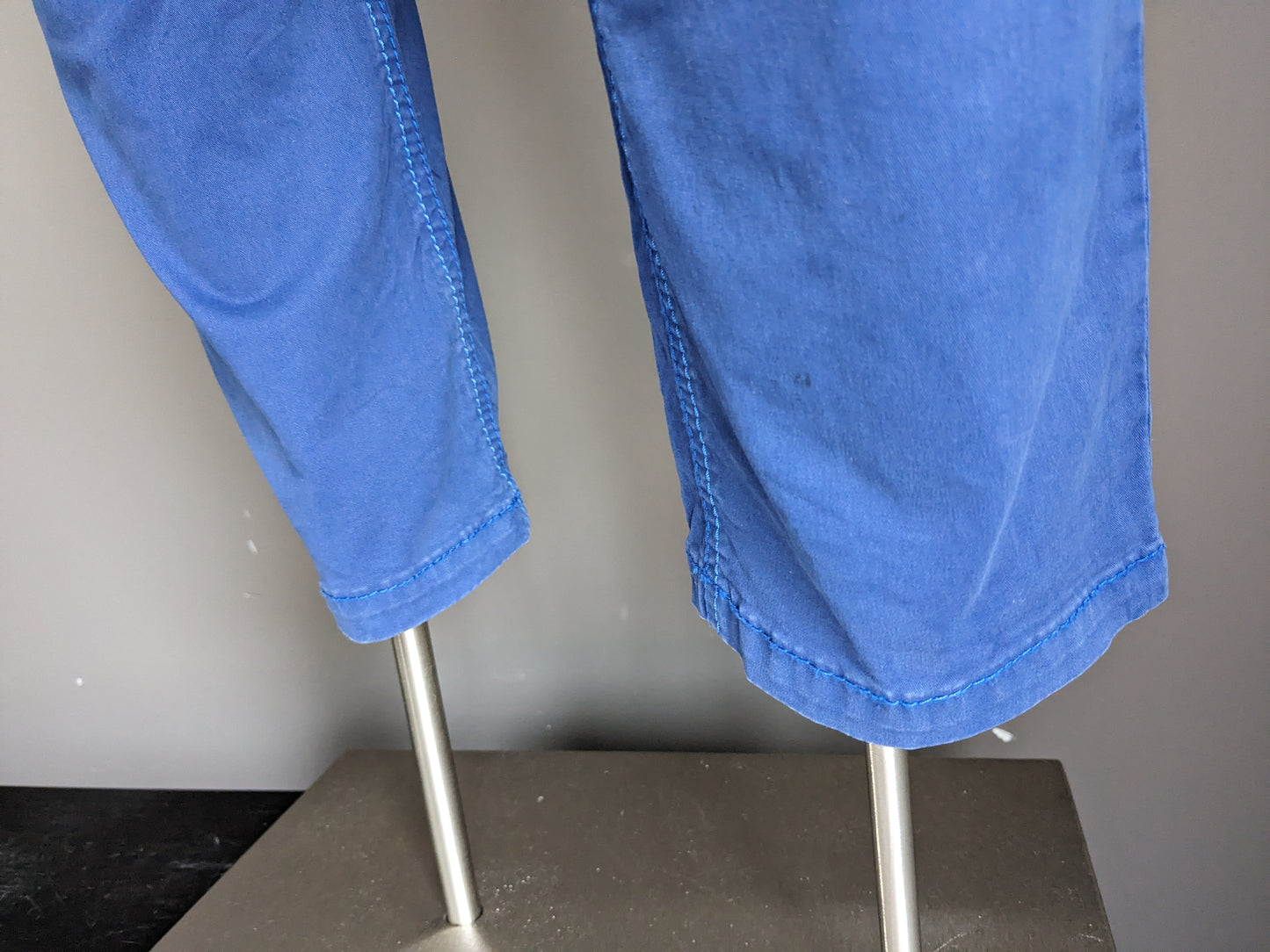 Pantaloni / pantaloni Bartlett. Blu. Dimensione 24 (48) / m