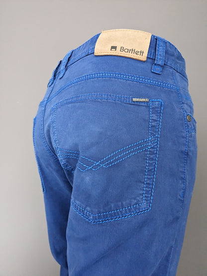 Bartlett-Hose / Hose. Blau. Größe 24 (48) / M