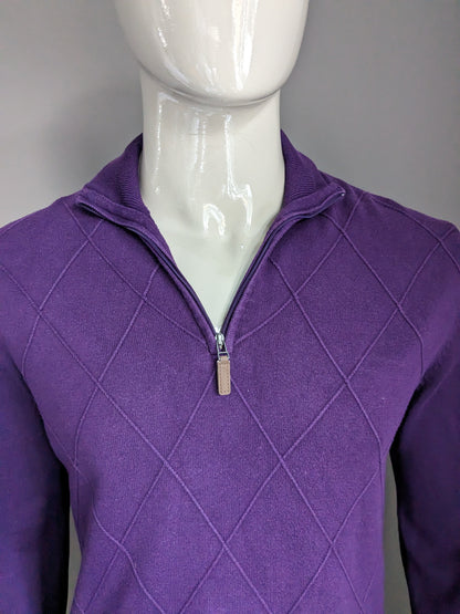 Pull Dunnes avec fermeture éclair. Violet avec motif tactile. Taille M.
