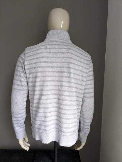 Fat Face Pullover mit Knöpfen. Grau gestreift. Größe L.