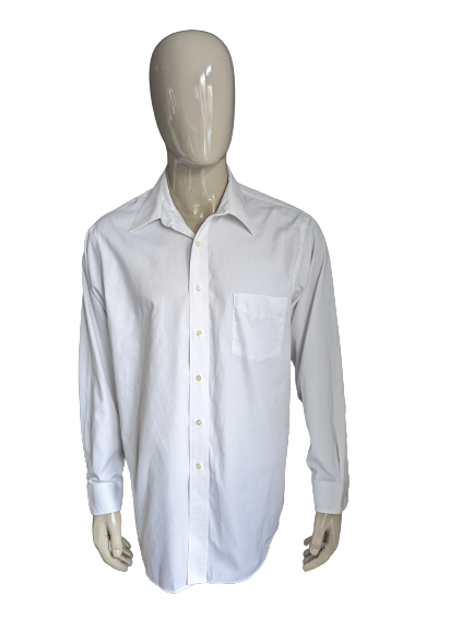 Chemise Van Heusen. Blanc. Taille XL. Localisez Oxford.