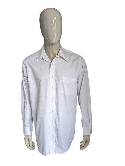 Chemise Van Heusen. Blanc. Taille XL. Localisez Oxford.