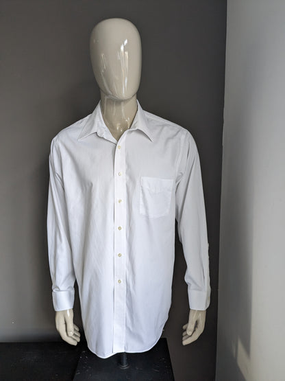 Chemise Van Heusen. Blanc. Taille XL. Localisez Oxford.