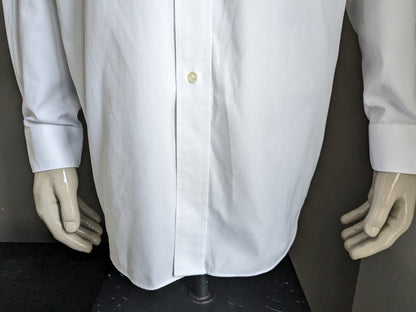 Chemise Van Heusen. Blanc. Taille XL. Localisez Oxford.